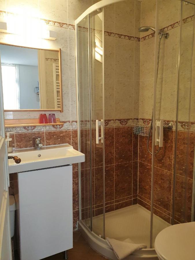 Chambres D'Hotes Et Gites- L'Abri Sous Roche Tautavel ภายนอก รูปภาพ
